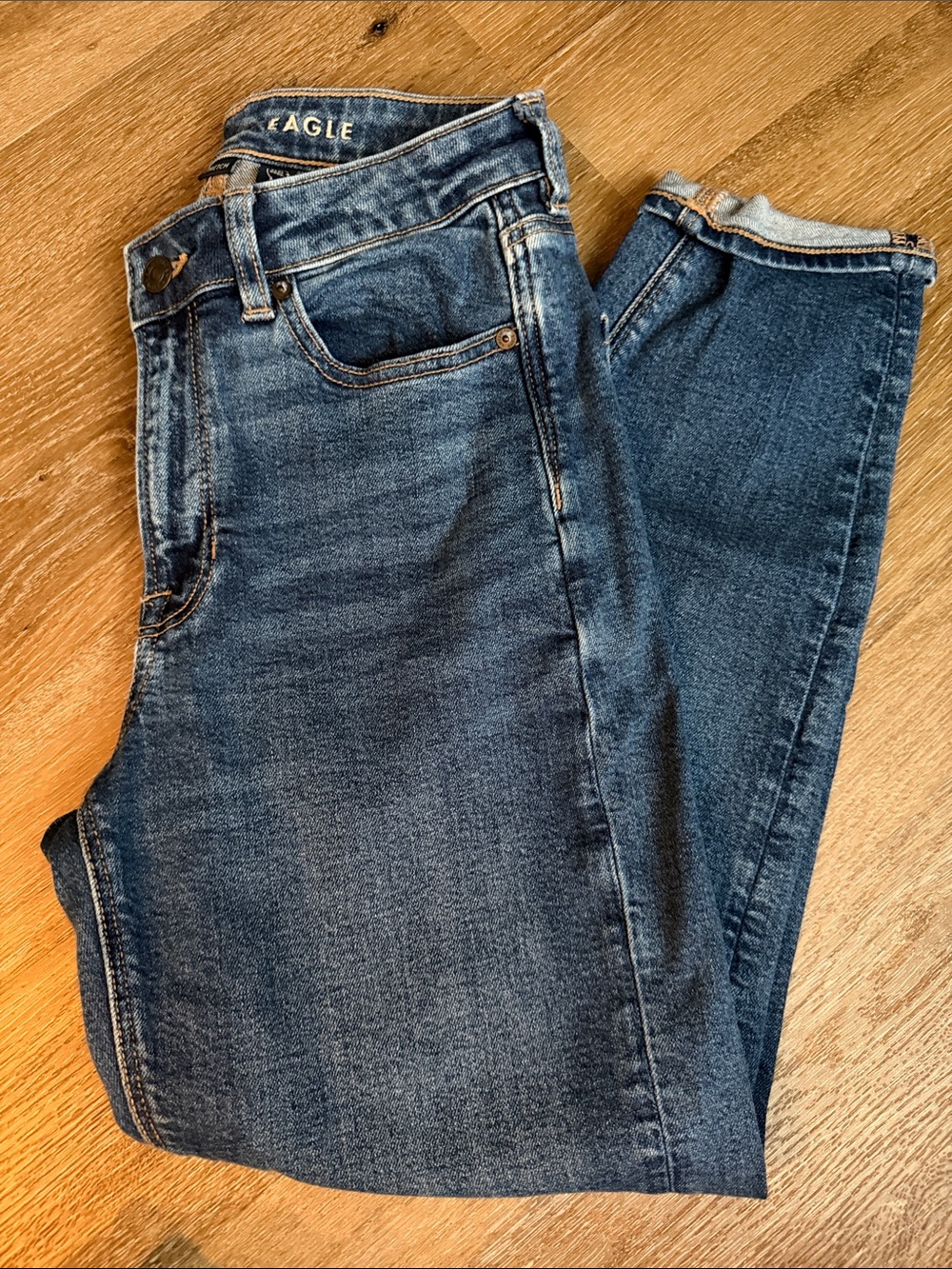 American Eagle Outfitters Women’s Medium Blue Slim Straight Jeans
